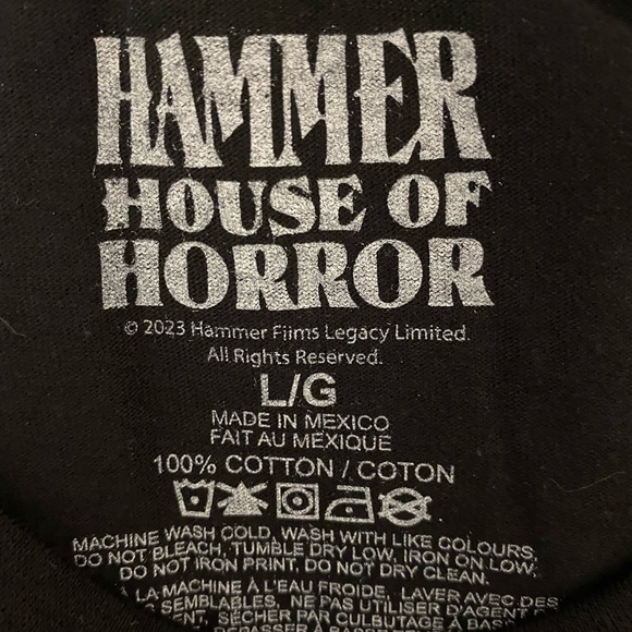 ⚡️ NWOT Scars of Dracula graphic tee - Picture 3 of 3